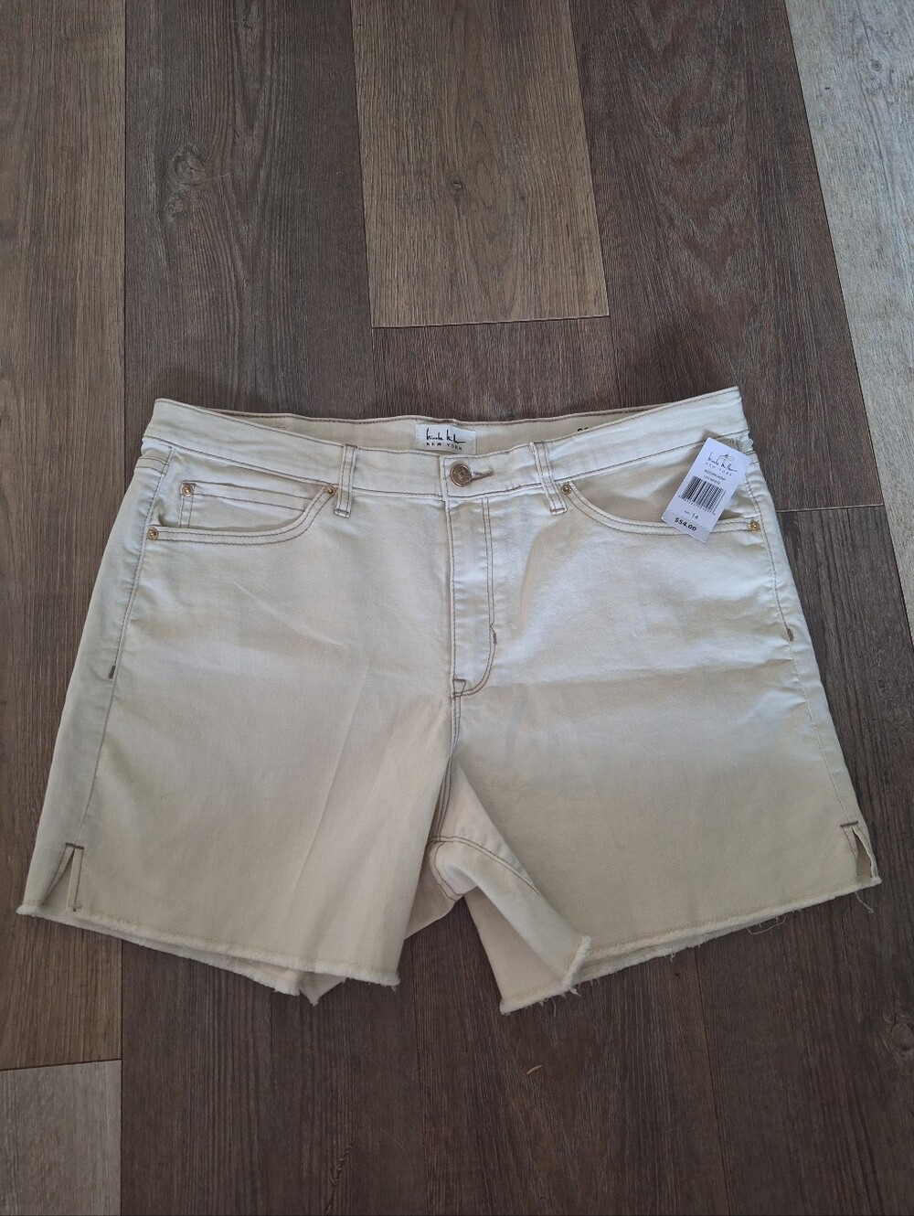 Nicole Miller NEW YORK Light Cream Shorts